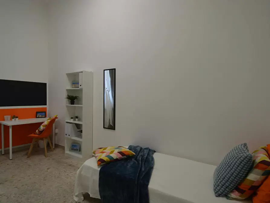 Immagine 5 di Camera in affitto  in Vicolo Franco Villa a Reggio Nell'emilia