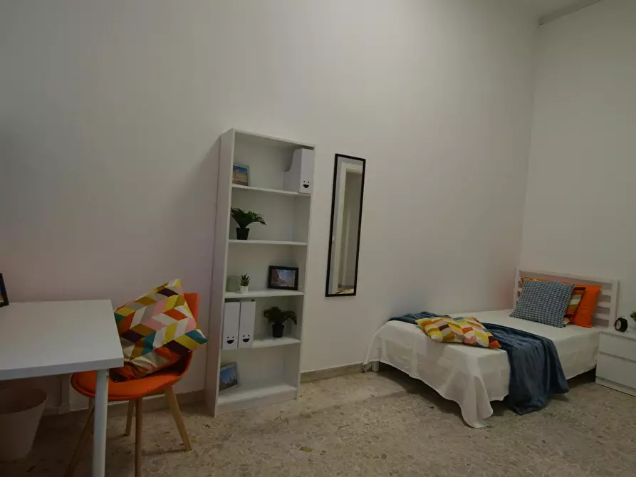 Immagine 2 di Camera in affitto  in Vicolo Franco Villa a Reggio Nell'emilia