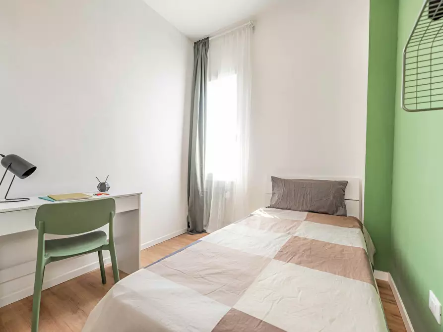 Immagine 2 di Camera in affitto  in Via Enrico degli Scrovegni a Padova