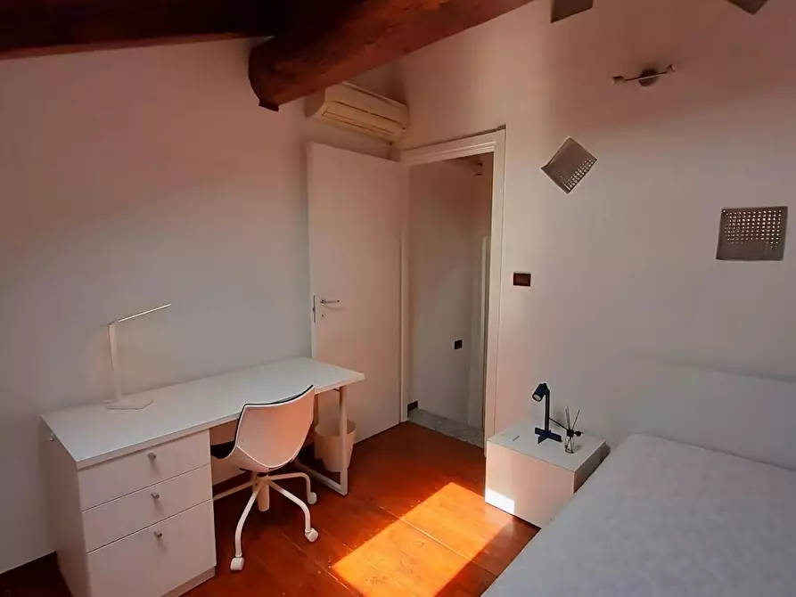 Immagine 2 di Camera in affitto  in Via dei Fontanili a Milano