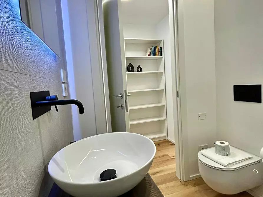 Immagine 8 di Appartamento in affitto  in Via dell'Aprica a Milano