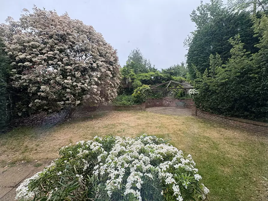 Immagine 6 di Camera in affitto  in Tithe Close a Virginia Water