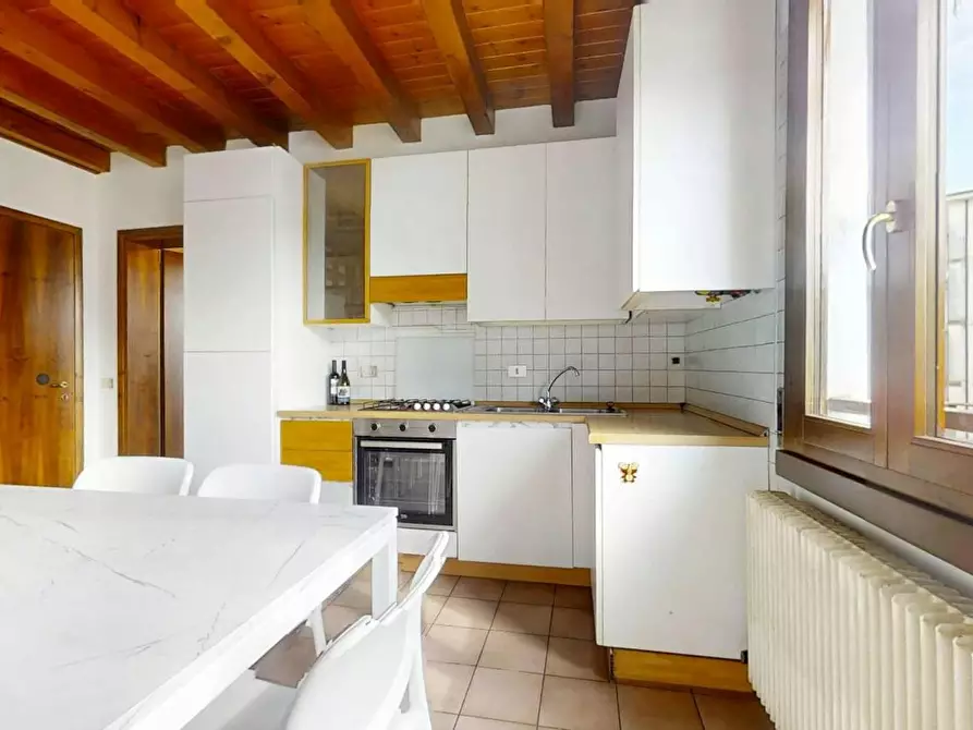 Immagine 10 di Camera in affitto  in Via Montello a Treviso