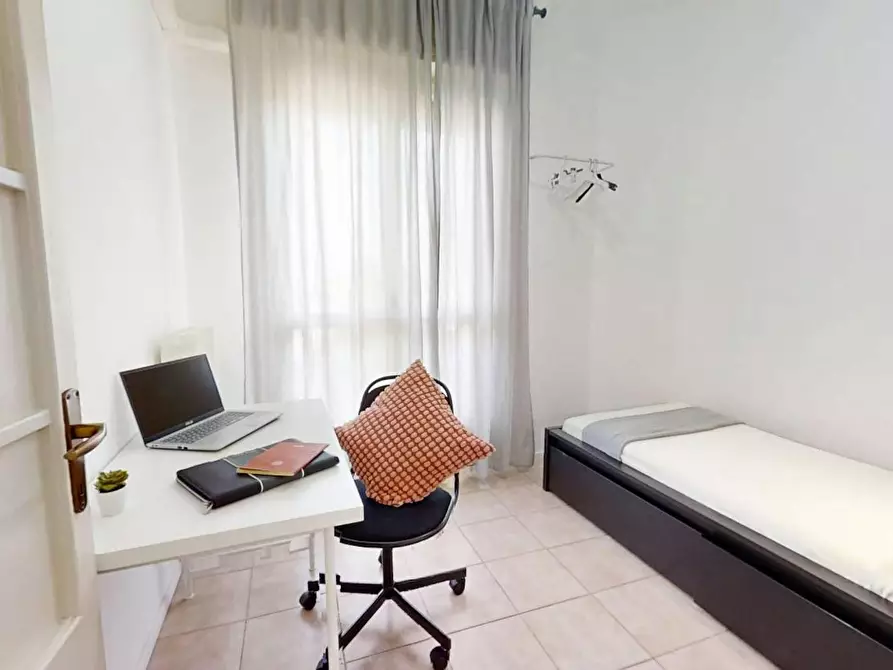 Immagine 1 di Camera in affitto  in Via Giusto de' Menabuoi a Padova