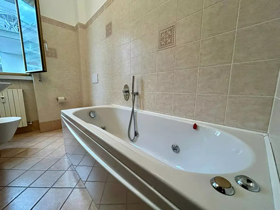 Immagine 5 di Appartamento in affitto  in Via Tonale a Varese