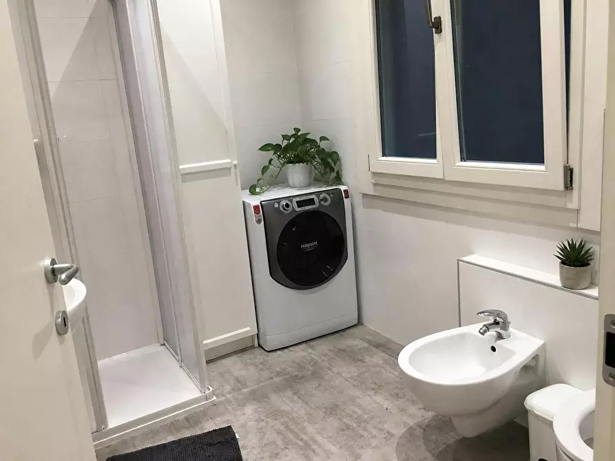 Immagine 3 di Camera in affitto  in Galleria dei Partigiani a Trento