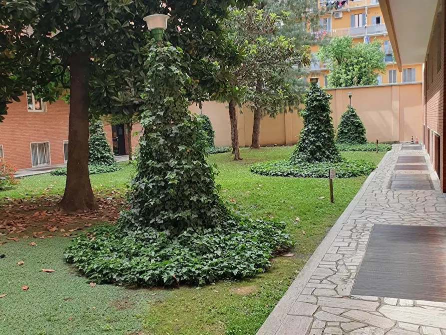 Immagine 5 di Camera in affitto  in Via Monte Popera a Milano