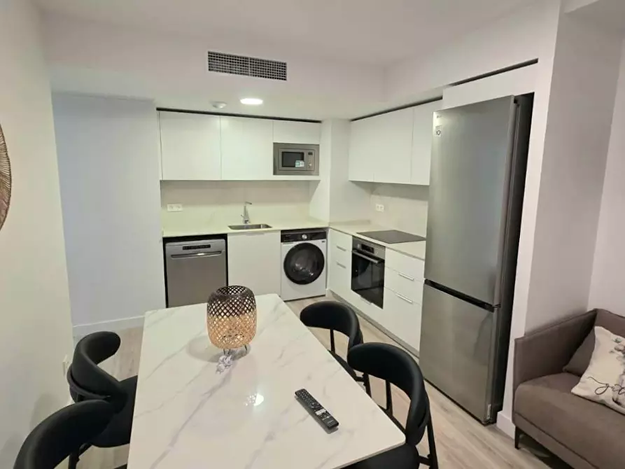 Immagine 2 di Appartamento in affitto  in Carrer d'Esteve Ballester a Valencia