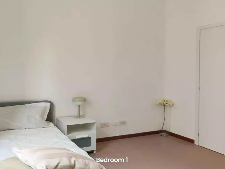Immagine 2 di Camera in affitto  in Via Anton Giulio Barrili a Milano