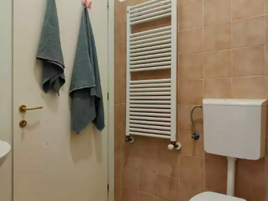 Immagine 10 di Camera in affitto  in Via Anton Giulio Barrili a Milano