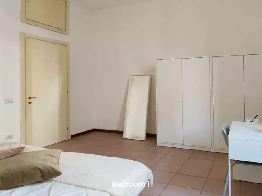 Immagine 3 di Camera in affitto  in Via Anton Giulio Barrili a Milano