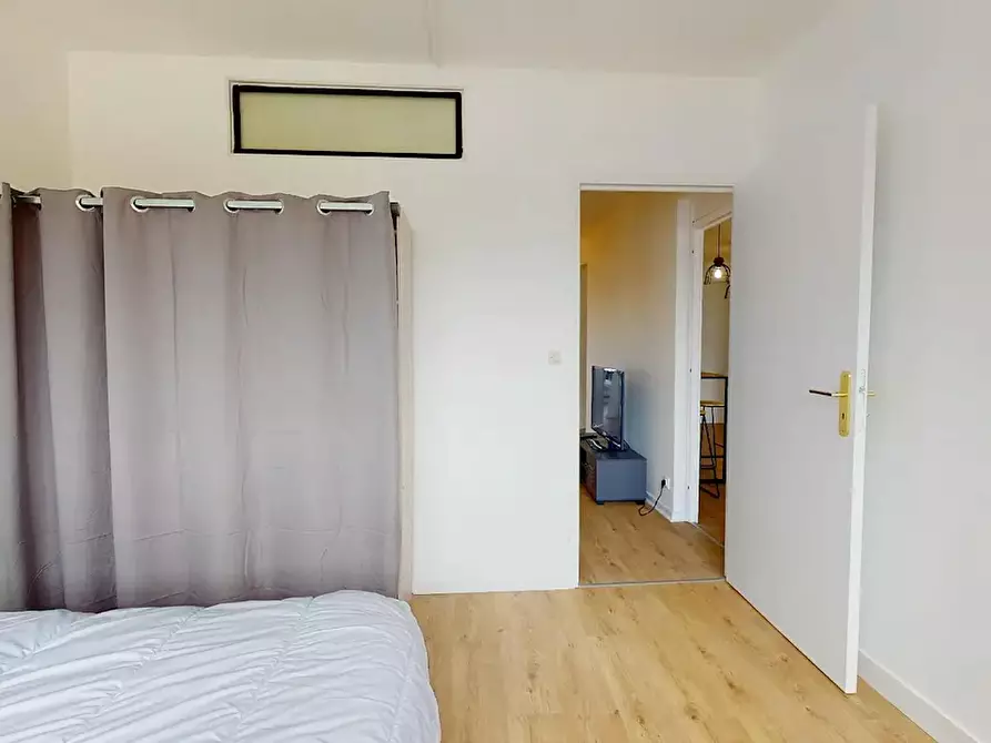 Immagine 2 di Camera in affitto  in Rue du Professeur Roux a Vénissieux