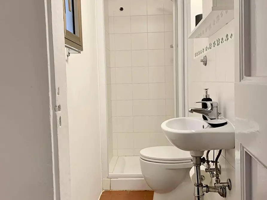Immagine 10 di Camera in affitto  in Via Sant'Antonino a Firenze