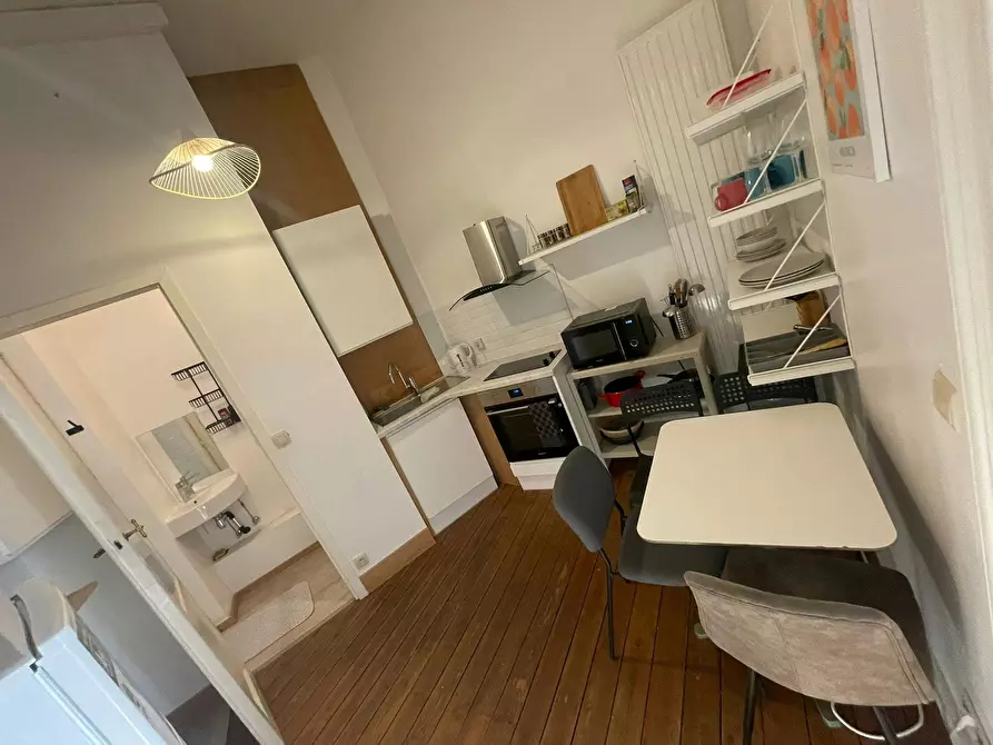 Immagine 3 di Appartamento in affitto  in Rue Peter Benoit a Etterbeek