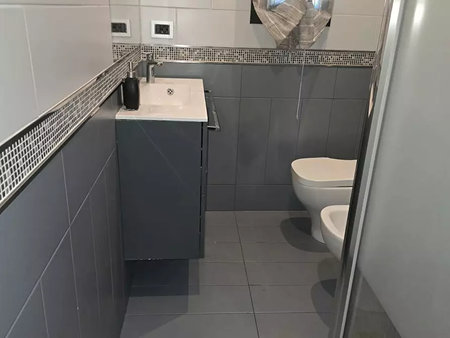 Immagine 4 di Appartamento in affitto  in Via degli Orti della Farnesina a Roma