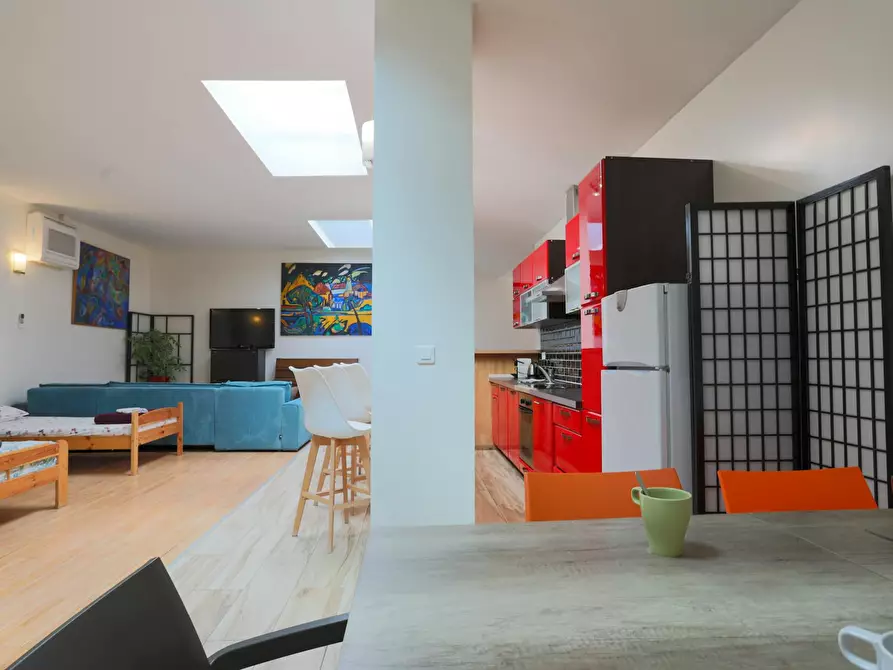 Immagine 1 di Appartamento in affitto  in Rue Lépine a Pantin