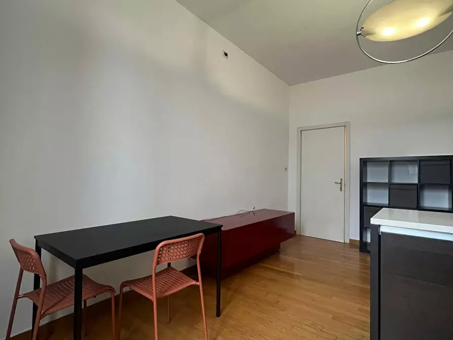 Immagine 4 di Casa indipendente in affitto  in Via Luigi Settembrini a Milano