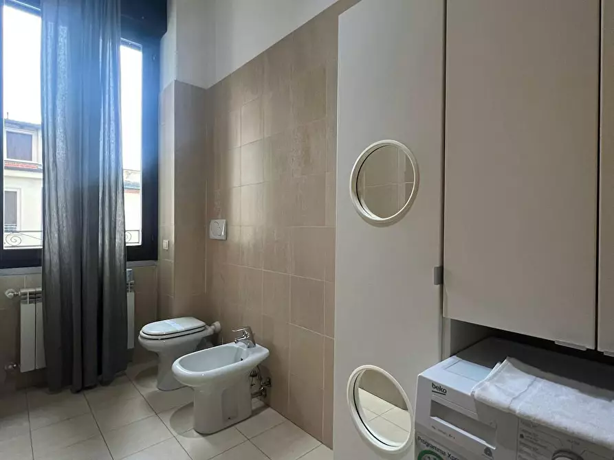 Immagine 9 di Casa indipendente in affitto  in Via Luigi Settembrini a Milano