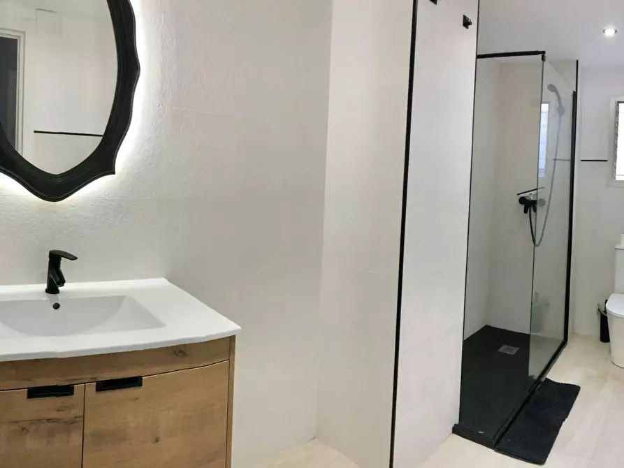 Immagine 9 di Appartamento in affitto  in Carrer del Portal de Valldigna a Valencia