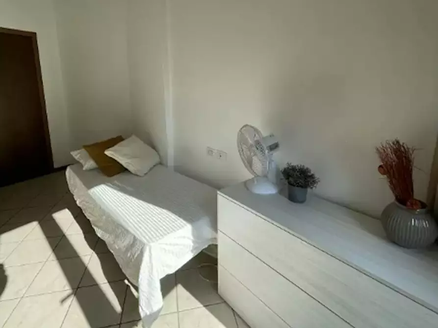 Immagine 1 di Camera in affitto  in Via Umberto Fogagnolo a Sesto San Giovanni