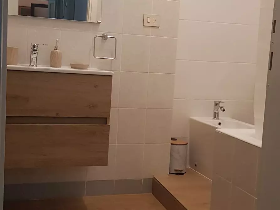 Immagine 8 di Camera in affitto  in Via Fratelli Bronzetti a Milano