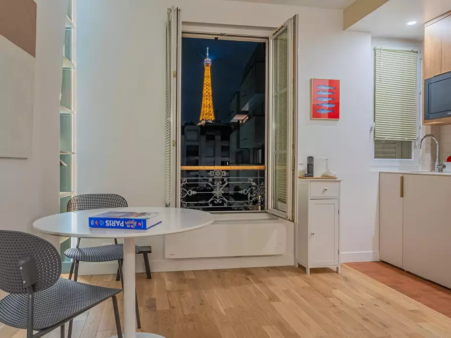 Immagine 2 di Appartamento in affitto  in Rue Jean Nicot a Paris 07