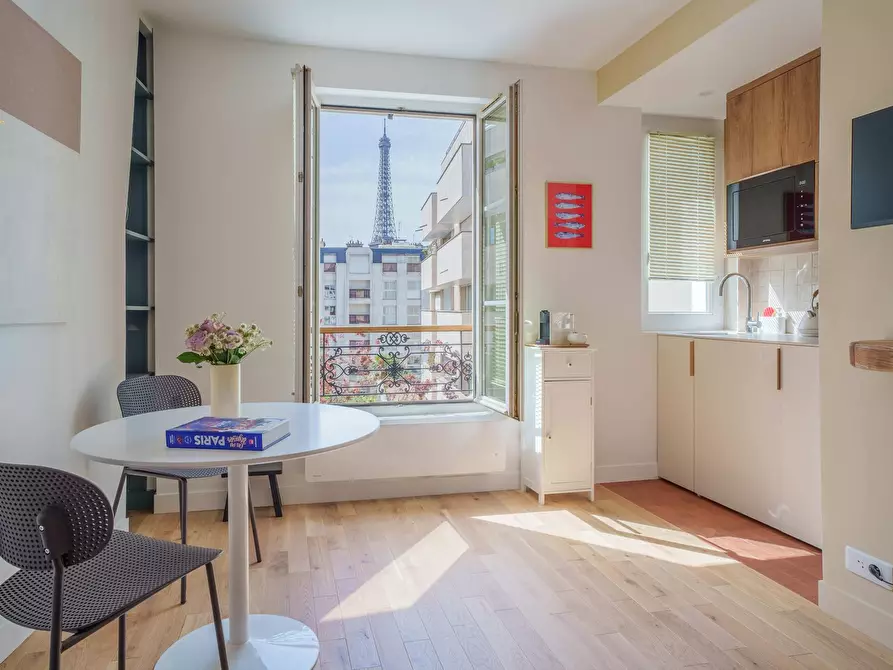 Immagine 1 di Appartamento in affitto  in Rue Jean Nicot a Paris 07