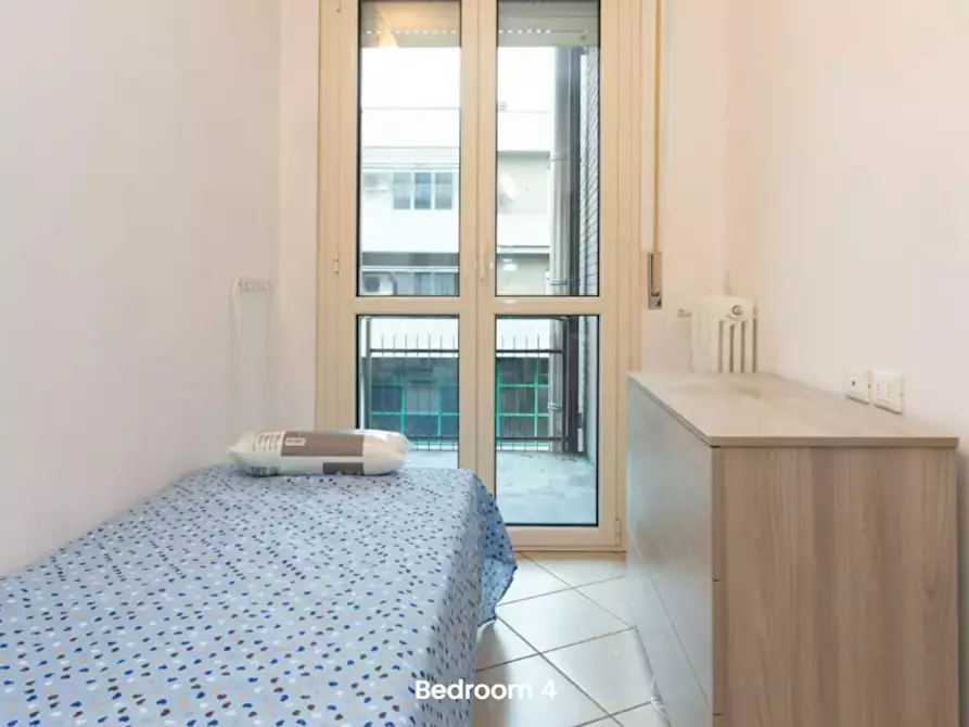 Immagine 2 di Camera in affitto  in Via Umberto Fogagnolo a Sesto San Giovanni