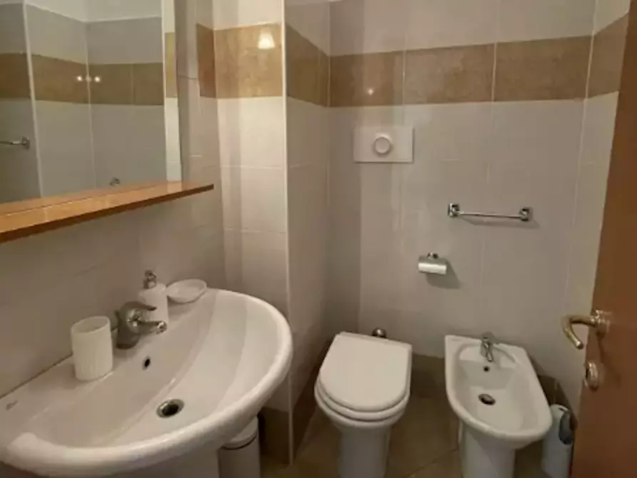 Immagine 9 di Camera in affitto  in Via Umberto Fogagnolo a Sesto San Giovanni