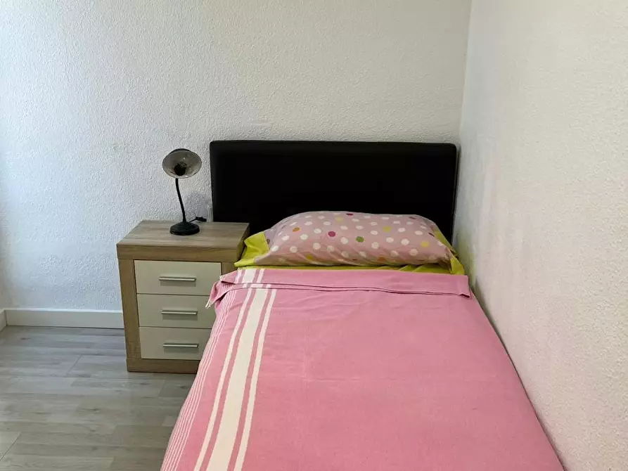 Immagine 4 di Camera in affitto  in Carrer de la Literatura a Hospitalet De Llobregat, L'