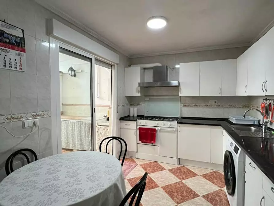 Immagine 7 di Camera in affitto  in Carrer de la Literatura a Hospitalet De Llobregat, L'