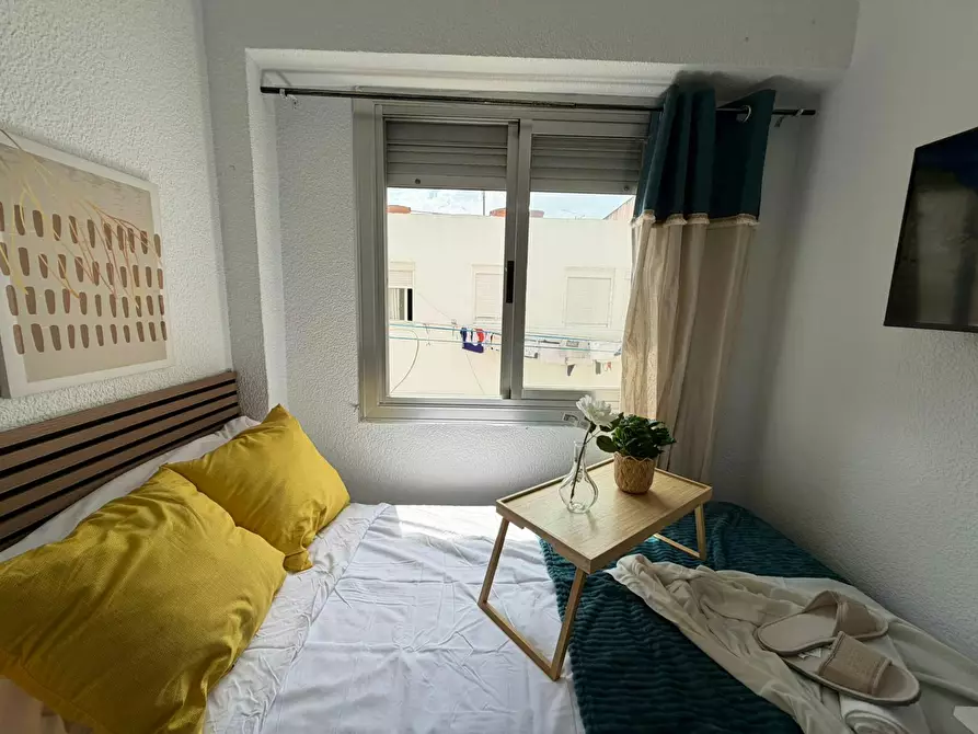 Immagine 4 di Camera condivisa in affitto  in Avinguda Novelda a Alicante/Alacant