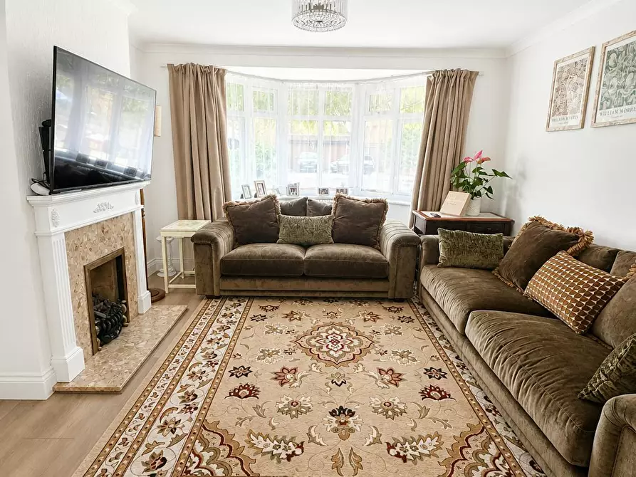 Immagine 7 di Casa indipendente in affitto  in Queens Way a Hounslow