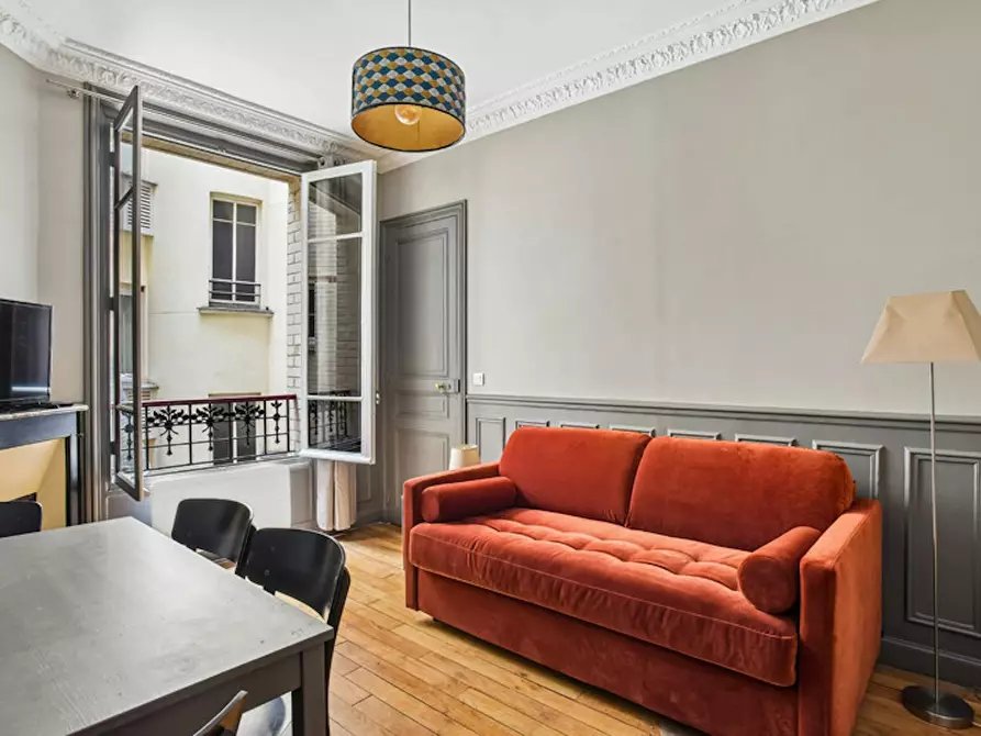 Immagine 1 di Appartamento in affitto  in Rue Jules Vallès a Paris