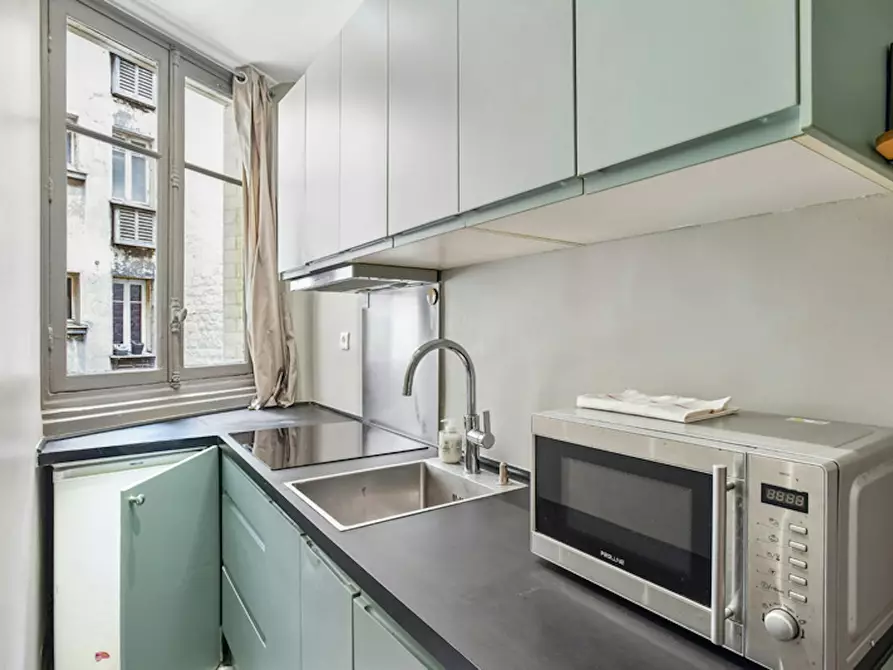 Immagine 2 di Appartamento in affitto  in Rue Jules Vallès a Paris