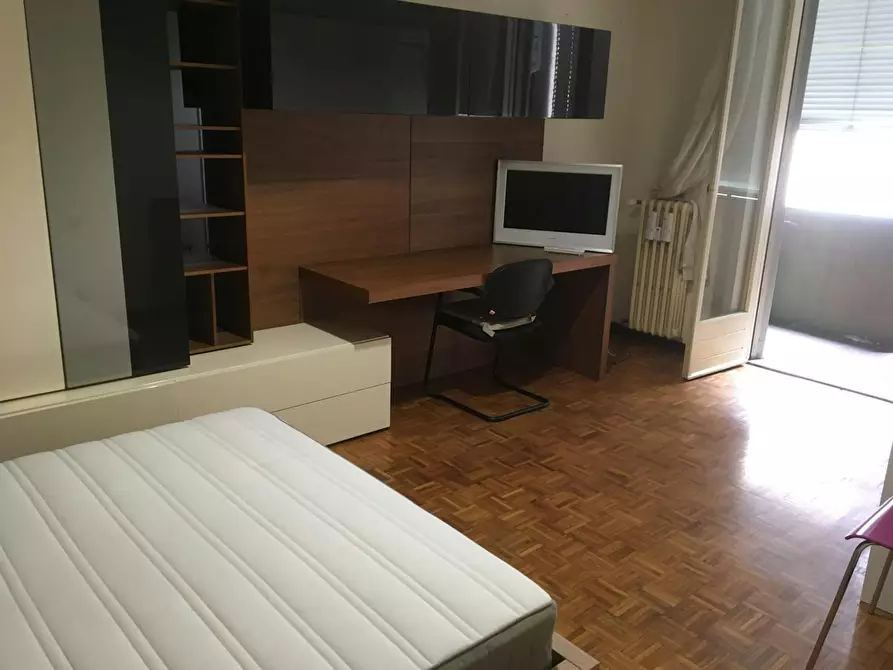 Immagine 1 di Camera in affitto  in Via Eugenio Villoresi a Milano