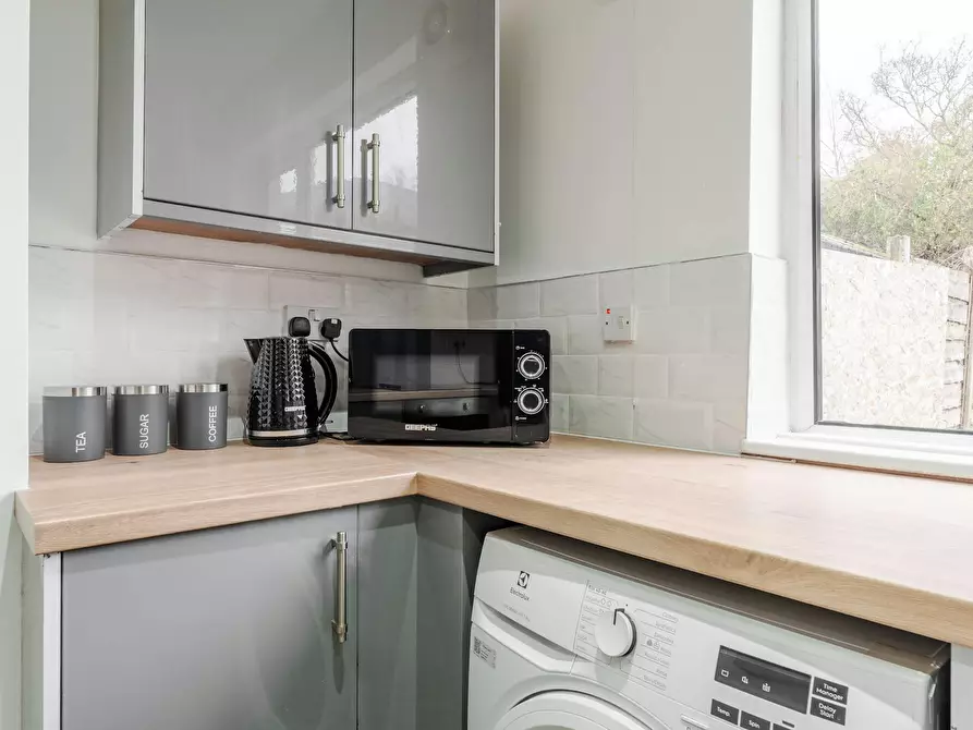Immagine 8 di Casa indipendente in affitto  in MacDonald Avenue a 
