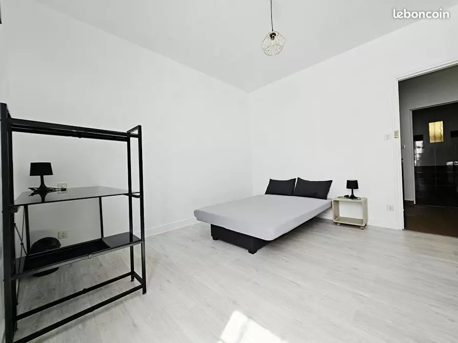 Immagine 6 di Camera in affitto  in Rue Saint-Christophe a Sorges