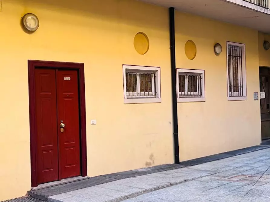 Immagine 1 di Appartamento in affitto  in Via Anton Giulio Barrili a Milano