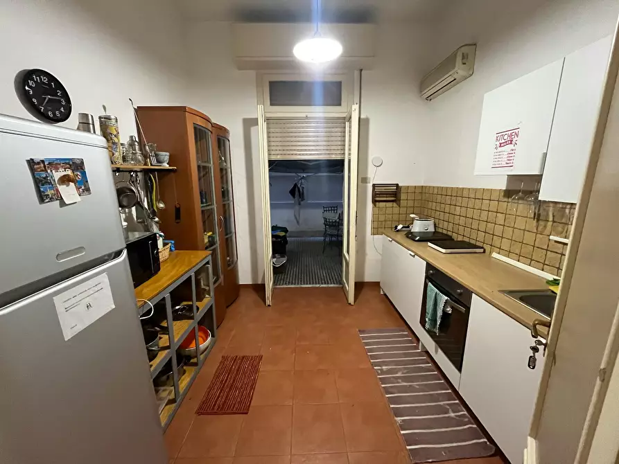 Immagine 5 di Camera in affitto  in Via Mariano Stabile a Palermo