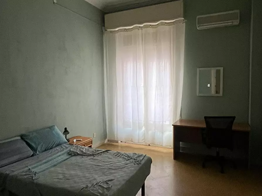 Immagine 9 di Camera in affitto  in Via Mariano Stabile a Palermo