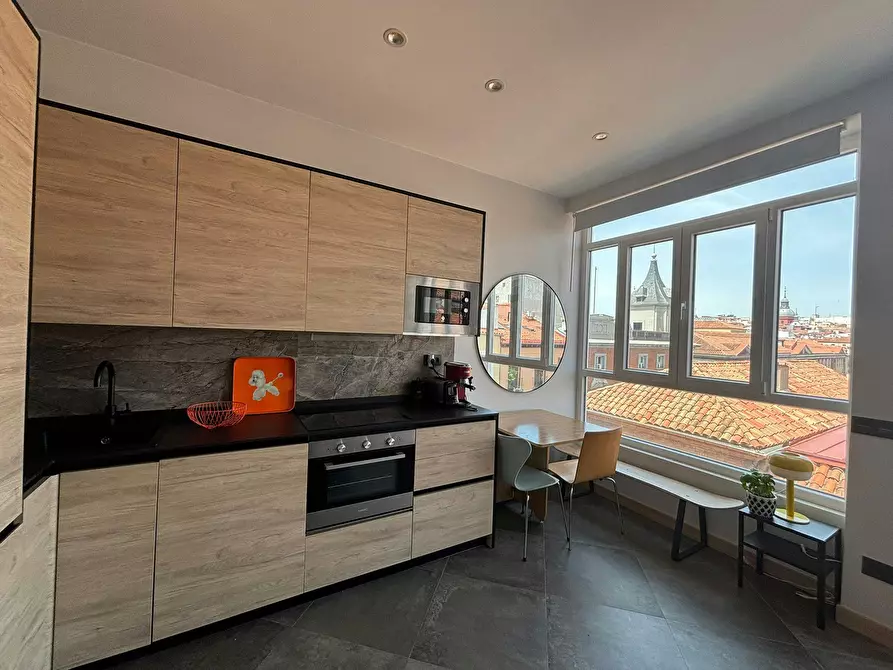 Immagine 1 di Appartamento in affitto  in Calle de San Bernardo a Madrid