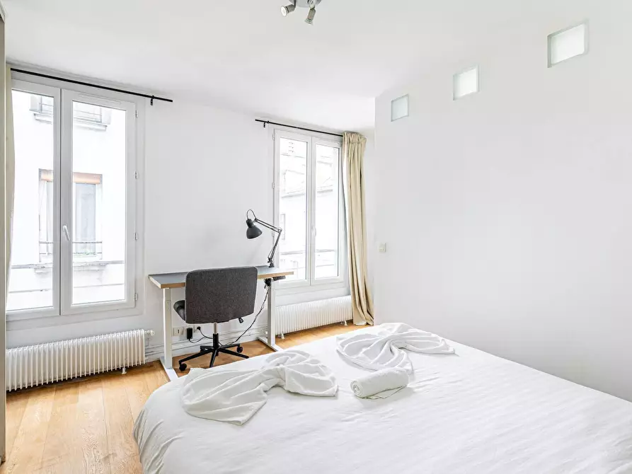 Immagine 6 di Appartamento in affitto  in Rue du Faubourg Saint-Martin a Paris