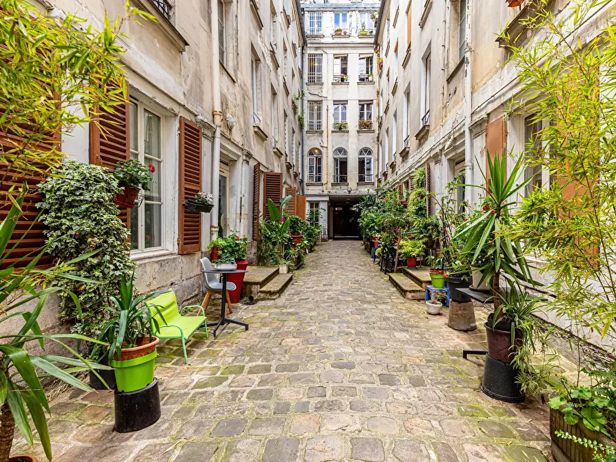 Immagine 7 di Appartamento in affitto  in Rue du Faubourg Saint-Martin a Paris