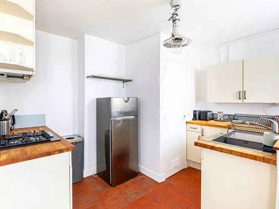 Immagine 2 di Appartamento in affitto  in Rue du Faubourg Saint-Martin a Paris