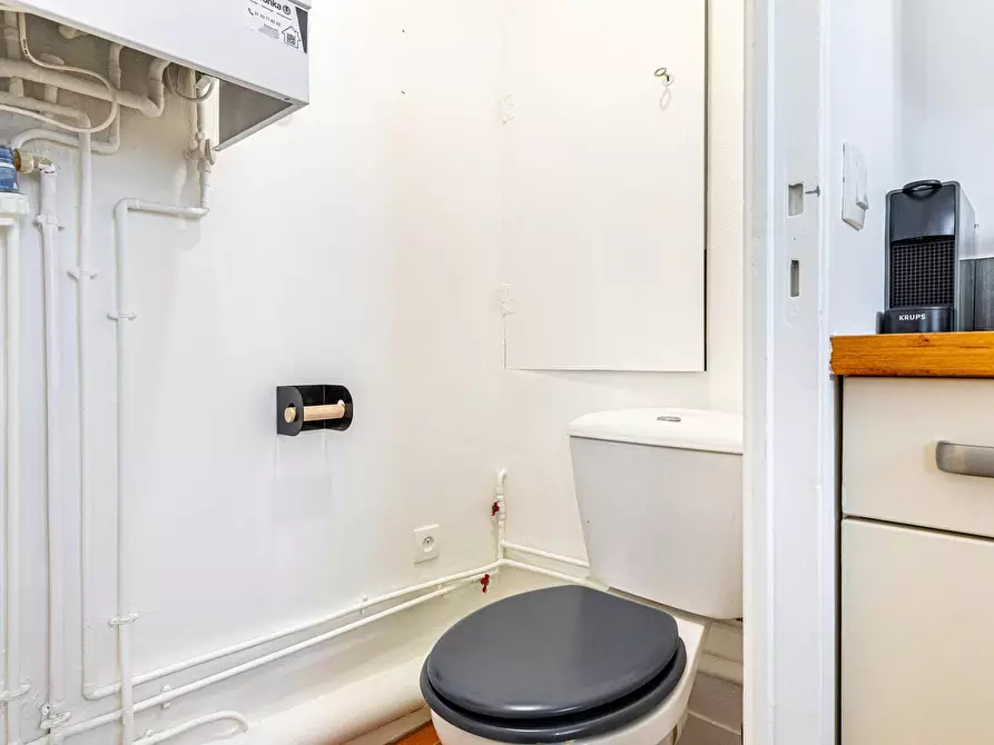 Immagine 8 di Appartamento in affitto  in Rue du Faubourg Saint-Martin a Paris