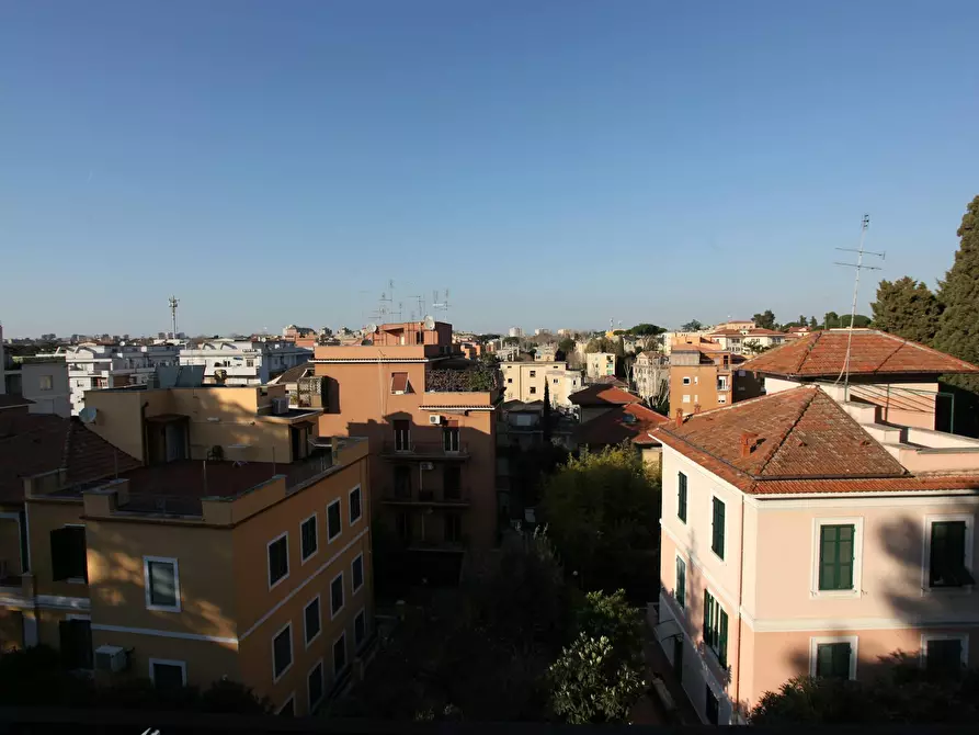 Immagine 5 di Appartamento in affitto  in Via dell'Assietta a Roma
