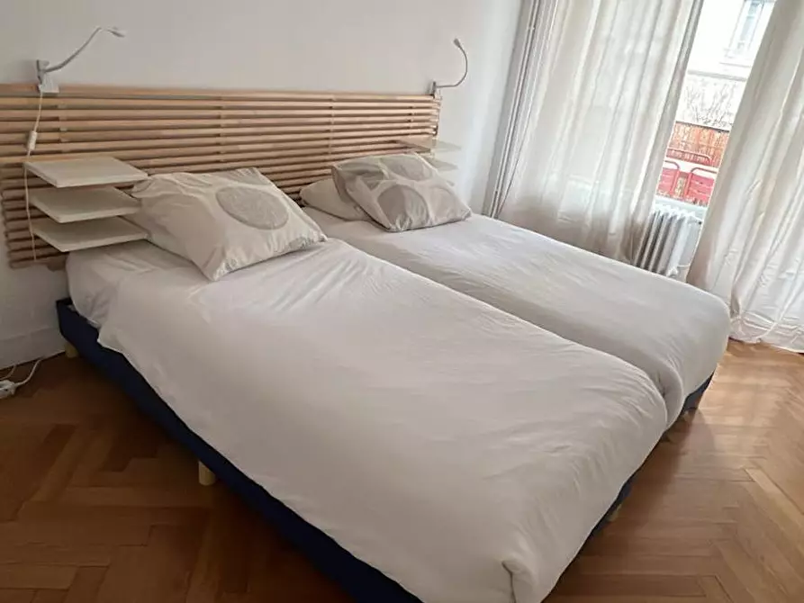 Immagine 8 di Appartamento in affitto  in Rue Ravat a Lyon