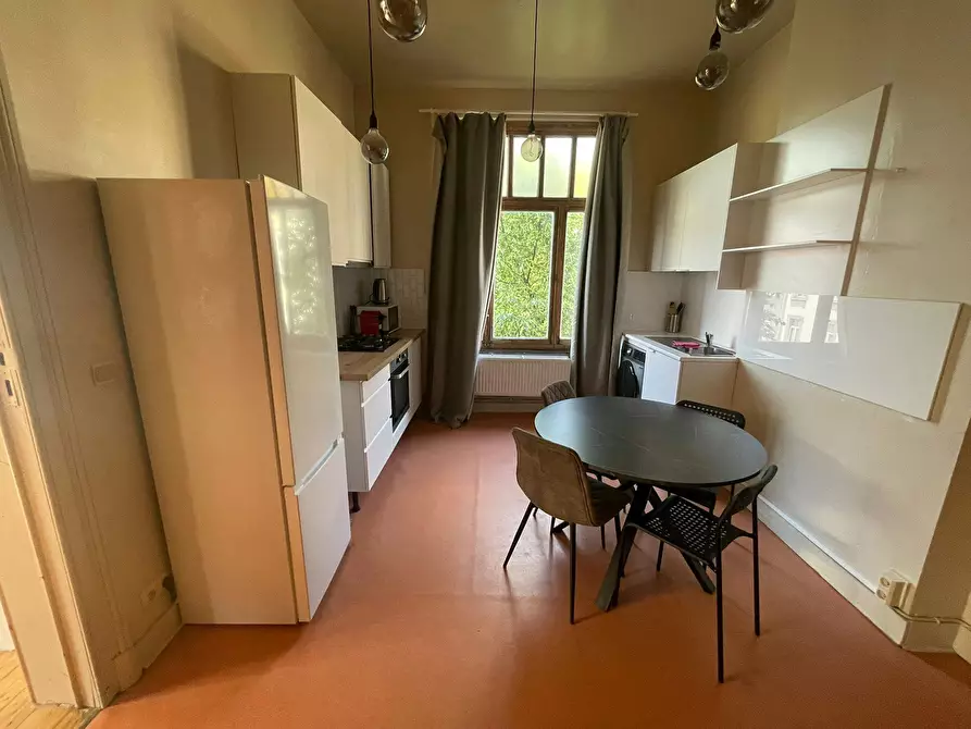 Immagine 4 di Appartamento in affitto  in Rue Peter Benoit a Etterbeek