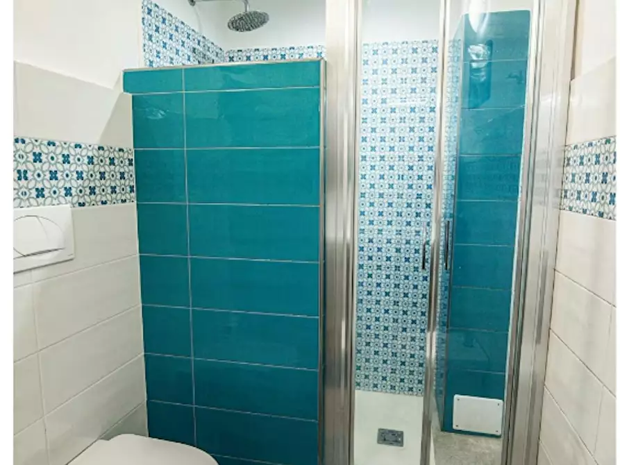 Immagine 1 di Casa indipendente in affitto  in Via Santa Barbara a Catania